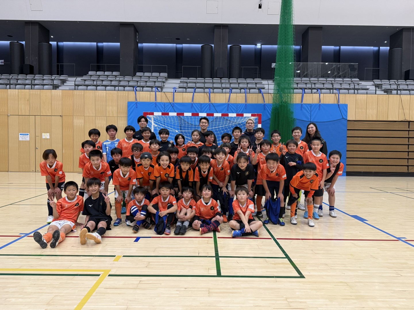 E1スクールのチーム集合写真